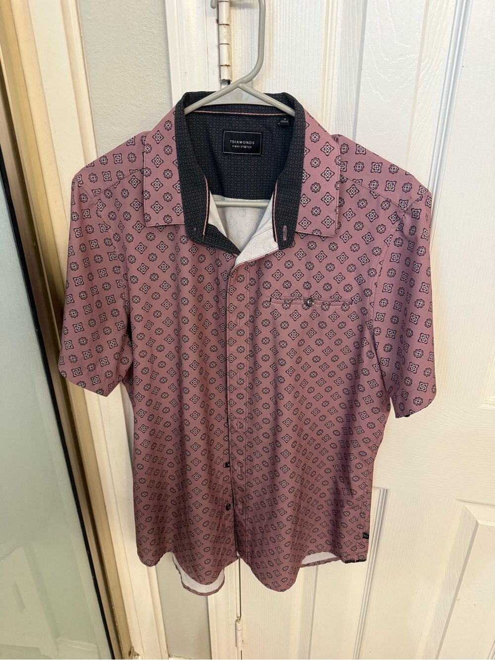 7 Diamonds Men's Short Sleeve Button-Up in Dusty Rose with Contrast Collar
